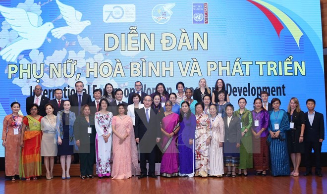 Позиция вьетнамских женщин всё повышается и признается в обществе - ảnh 1